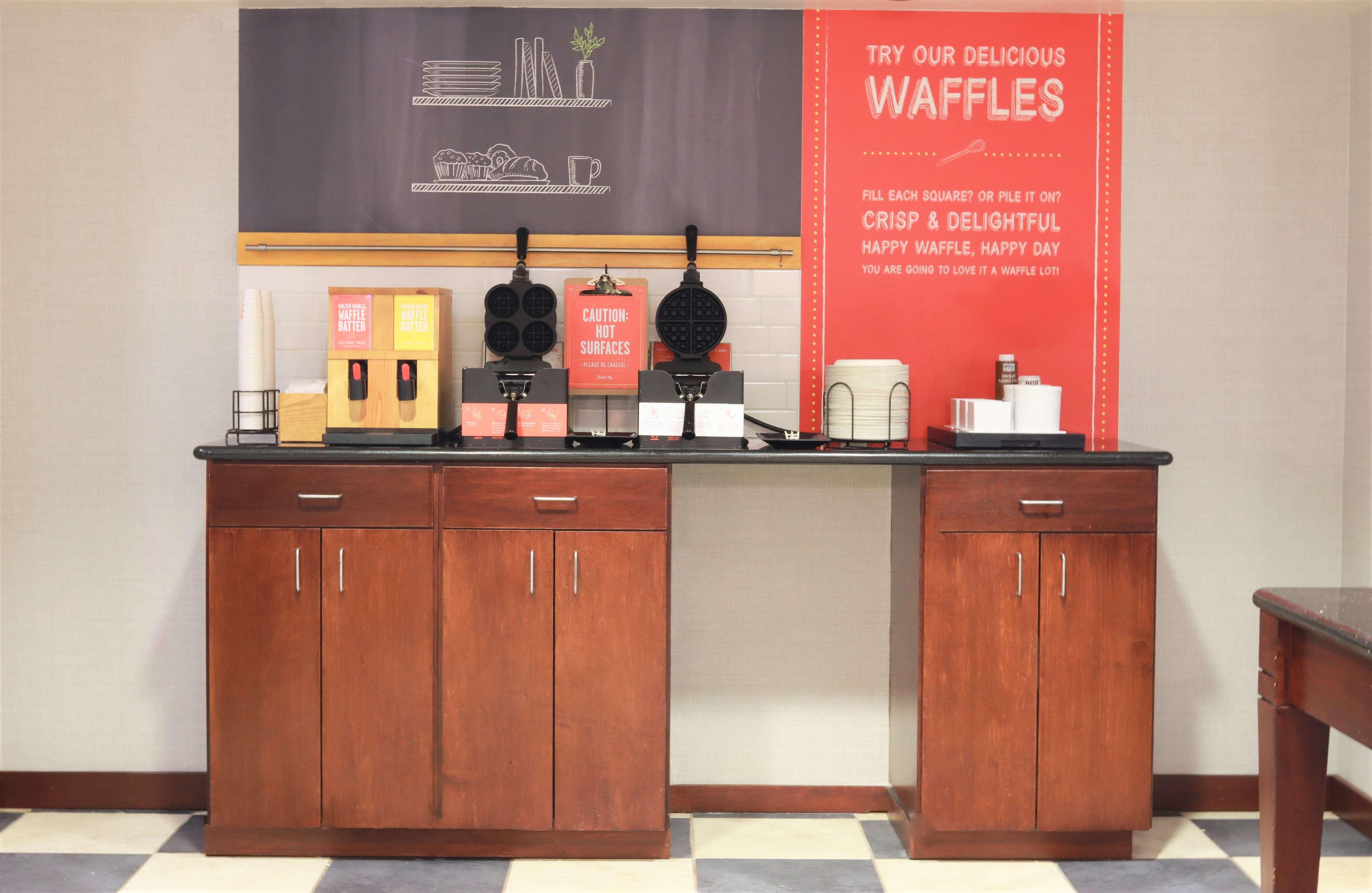Hampton Inn & Suites תיבודו מראה חיצוני תמונה