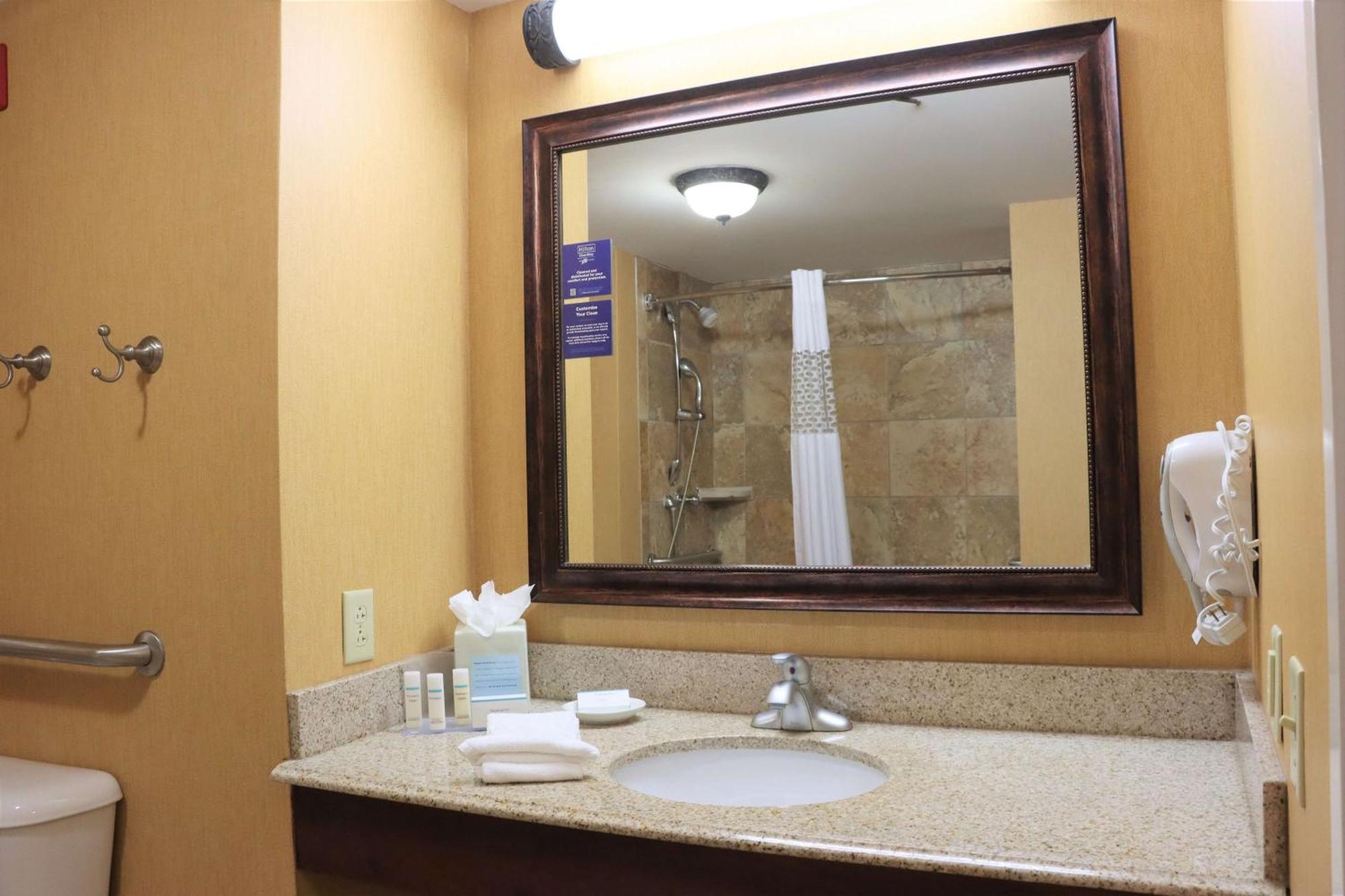 Hampton Inn & Suites תיבודו מראה חיצוני תמונה