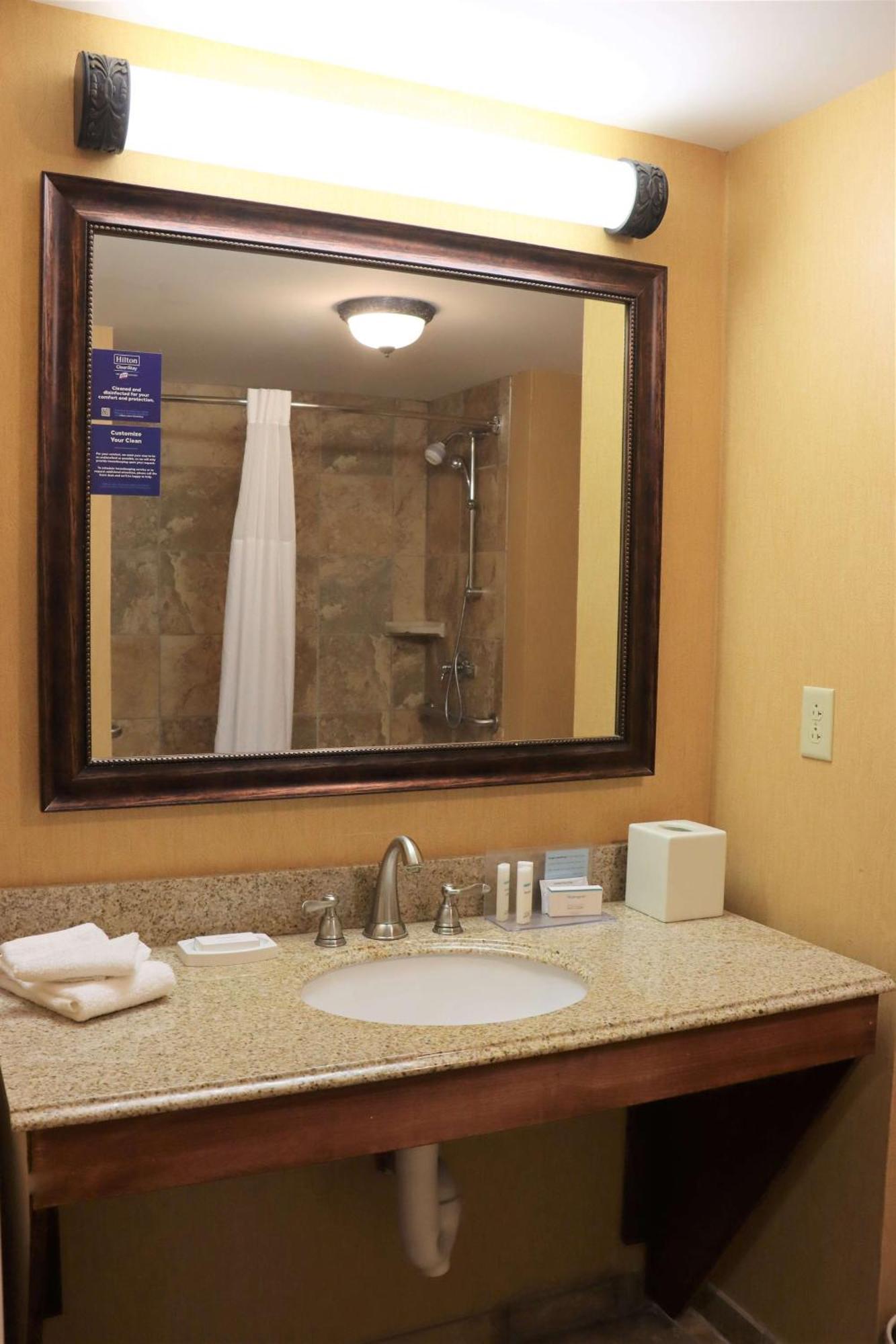 Hampton Inn & Suites תיבודו מראה חיצוני תמונה
